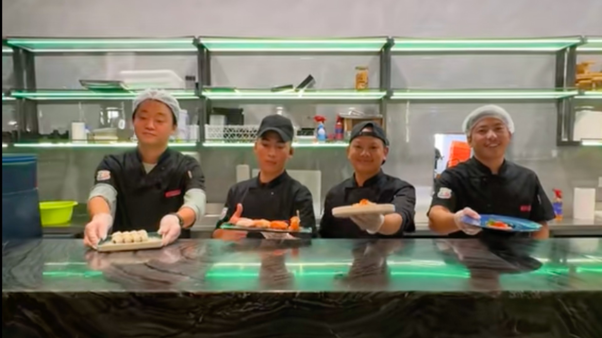 Restaurante Kuma oferece experiência inovadora com robôs